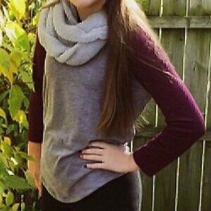 PINK VS VICTORIAS SECRET Gray Burgundy Maroon Colorblock 3/4 Sleeve Baseball Tee